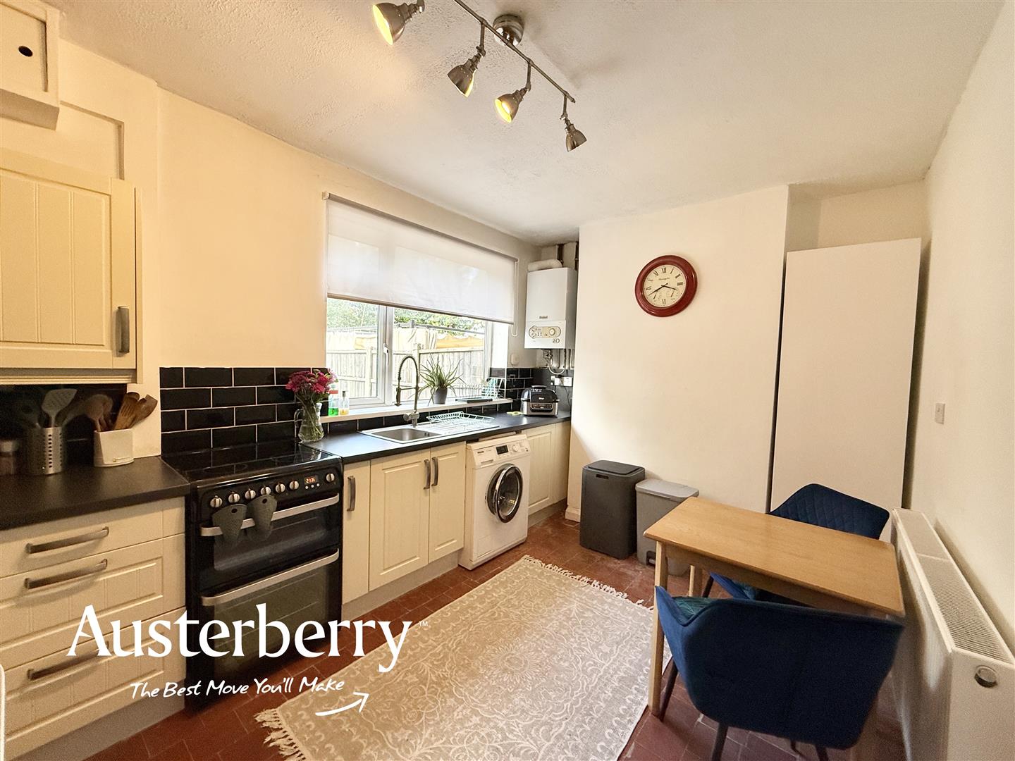 3 bed property in Queensmead Road, Stoke-On-Trent